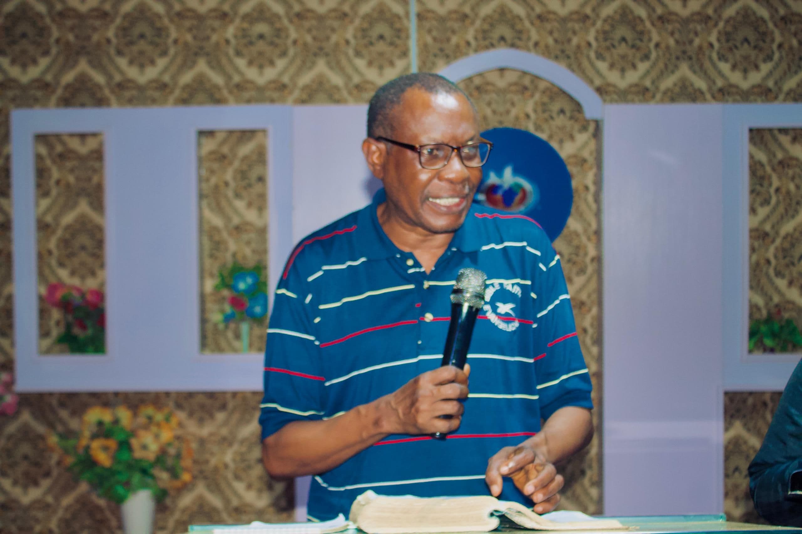 Pastor Olanusi teaching God's undiluted word